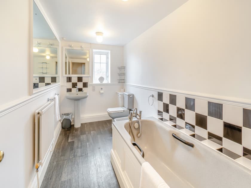 Bathroom | Northstead Lodge, Flamborough