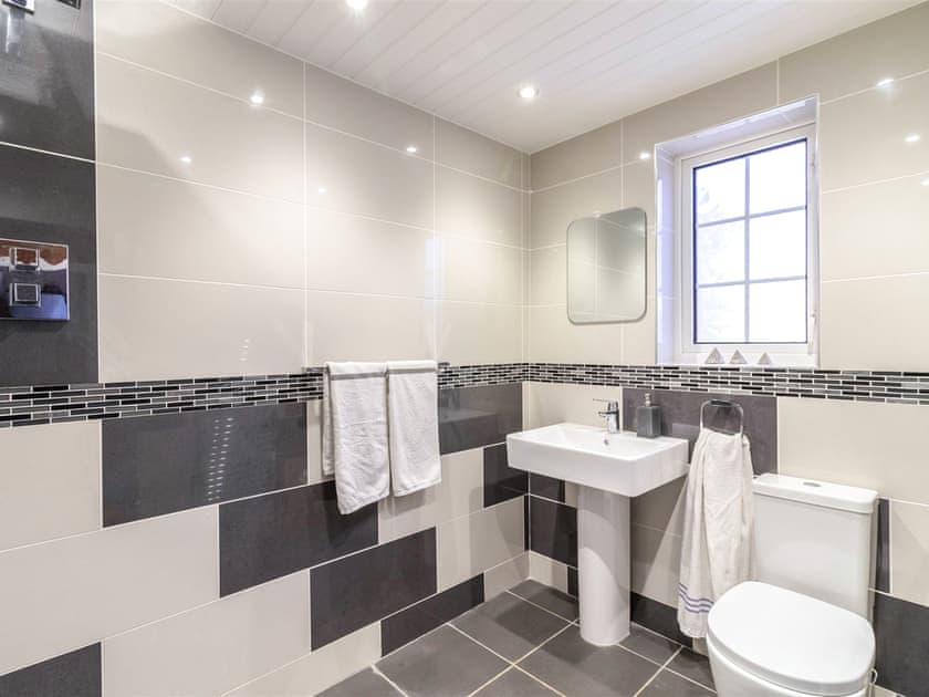 Bathroom | Northstead Lodge, Flamborough