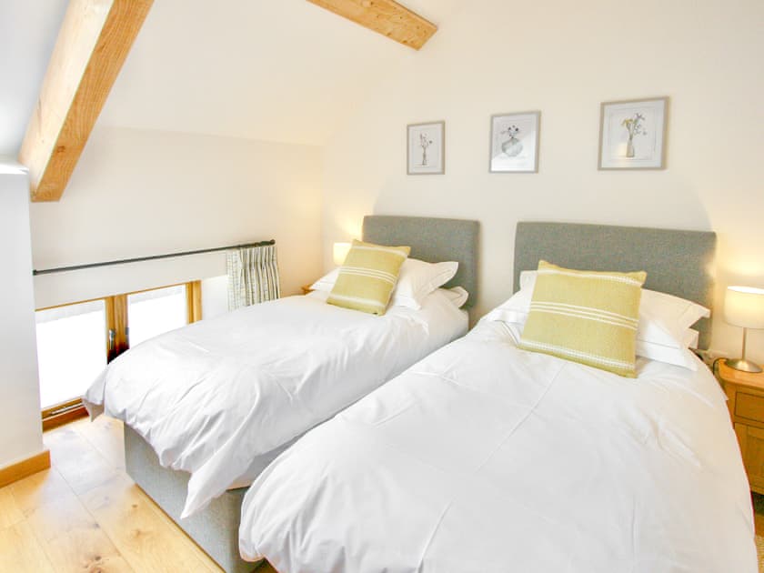 Light and airy twin bedroom | The Oak Stall - Higher Blagrove Farm Cottages, East Worlington, near South Molton