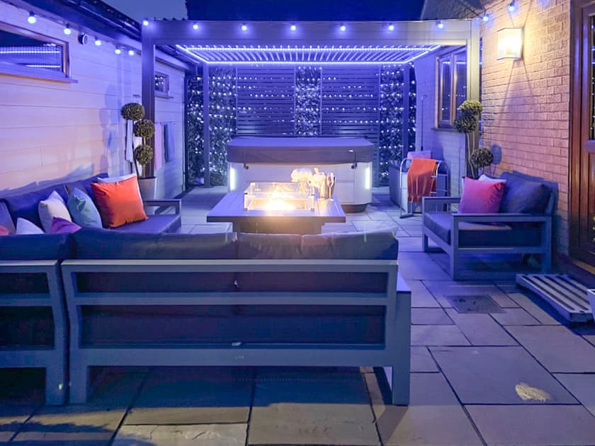 Hot tub | Rivendell Lodge, Leziate, near Kings Lynn
