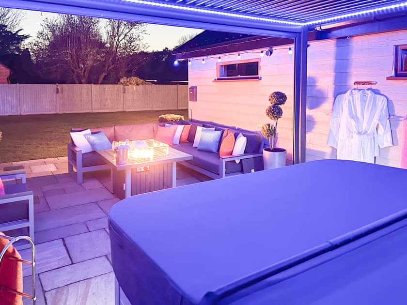 Hot tub | Rivendell Lodge, Leziate, near Kings Lynn