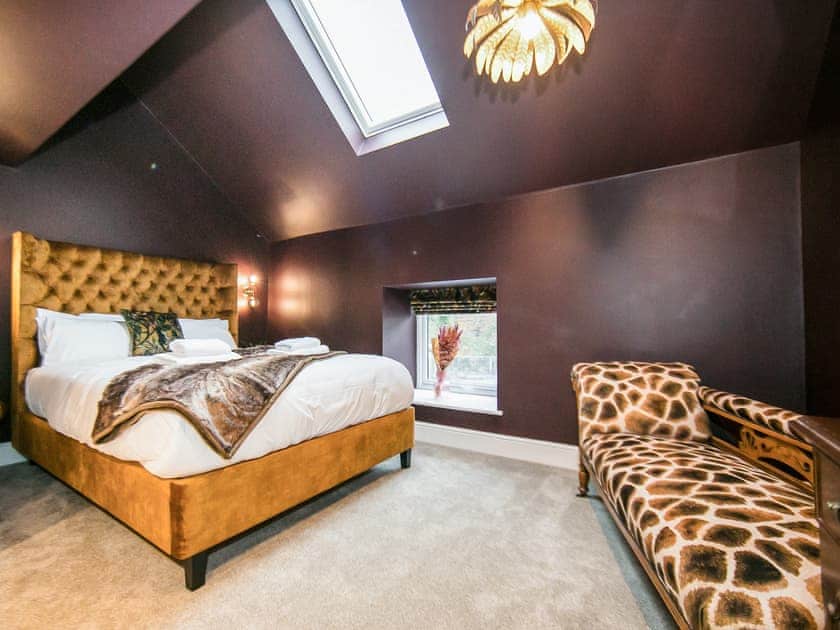 Double bedroom | The Devonshire Suite - Foxlow Grange, Harpur Hill, near Buxton