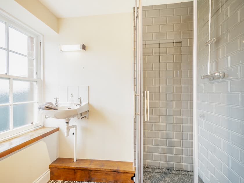 Shower room | Eckford House - Eckford Cottages, Dunoon