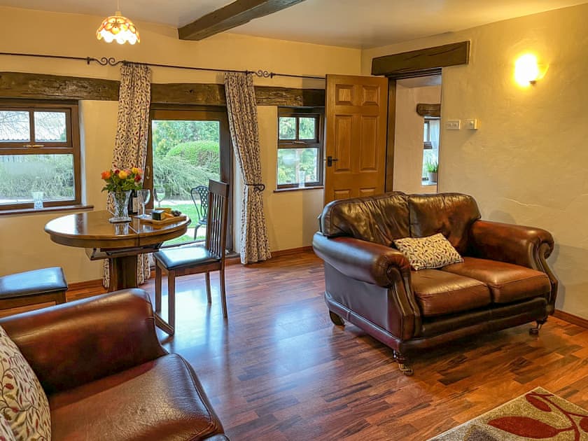 Living room/dining room | Monk’s Memories - Monks Retreat, Tideswell, near Buxton