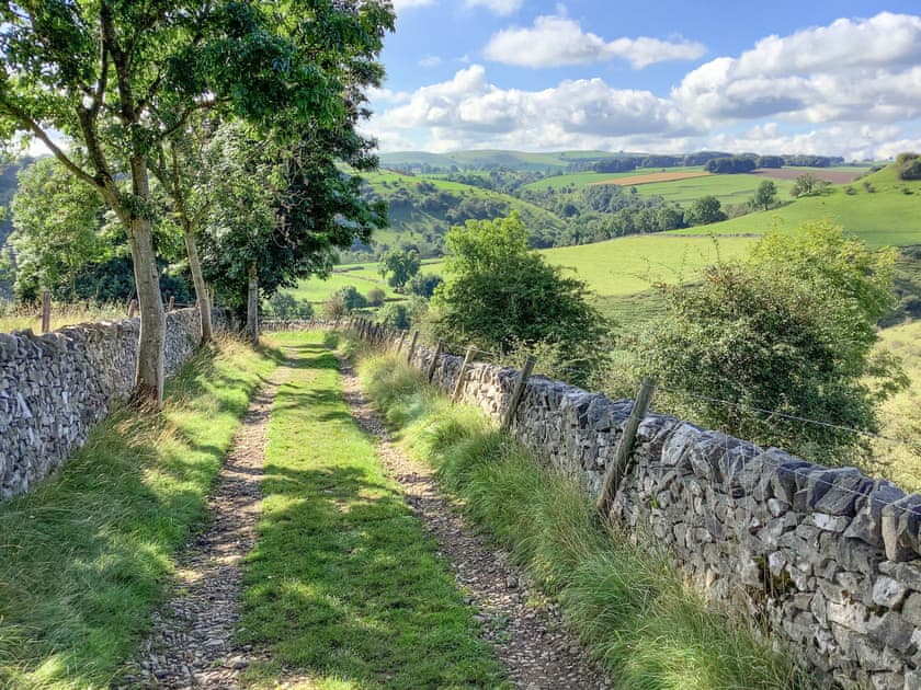 Surrounding area | Monk’s Memories - Monks Retreat, Tideswell, near Buxton