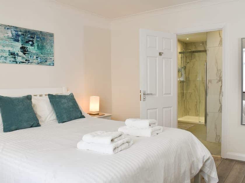 King size bedroom  | Pebble Cottage, Middleton-on-Sea, near Bognor Regis