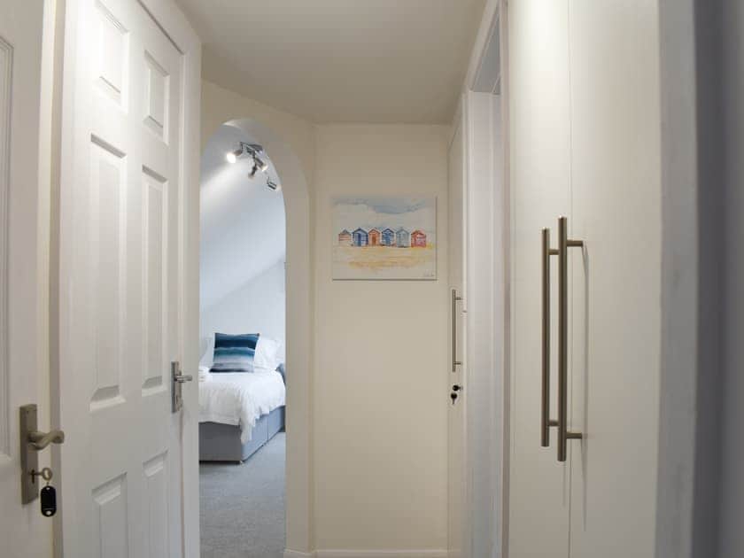 Dressing area twin bedroom 3. | Pebble Cottage, Middleton-on-Sea, near Bognor Regis