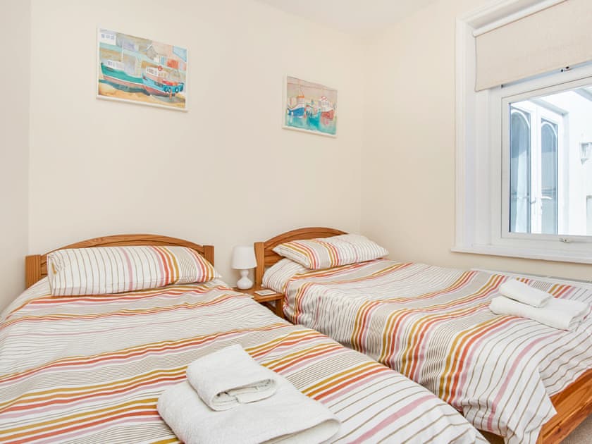 Twin bedroom | The Salt Pot, Ventnor