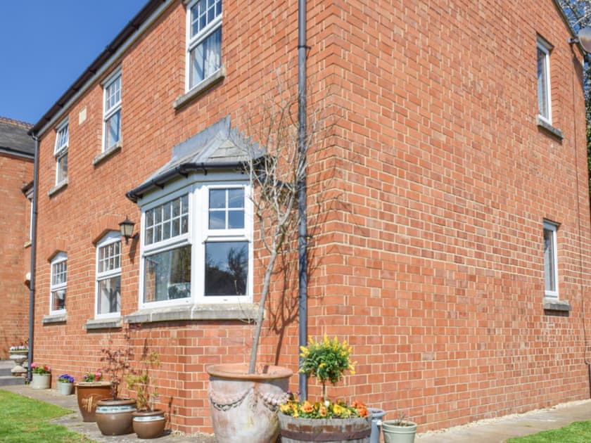 Outdoor area | Meadowview, Shipton-on-Stour