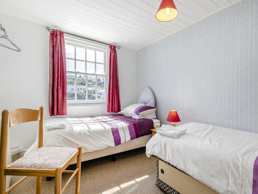 Twin bedroom | Memory Cottage, Mevagissey