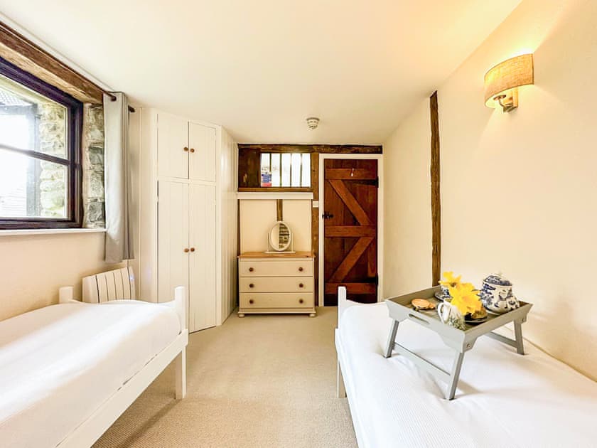Twin bedroom | Kite 1 - Cwm Chwefru Cottages, Newbridge-on-Wye, near Builth Wells