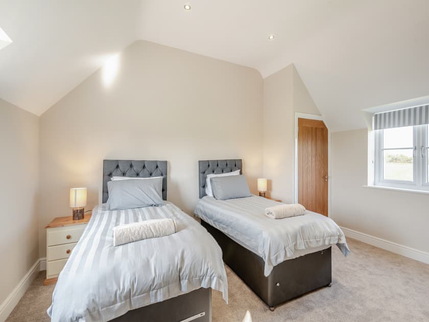 Twin bedroom | Horseshoe Cottage, South Leverton