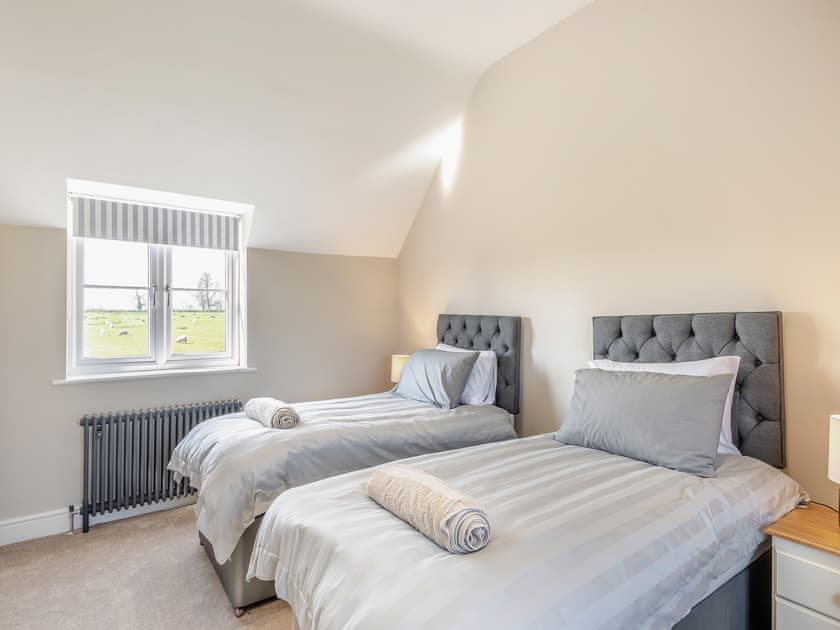 Twin bedroom | Horseshoe Cottage, South Leverton