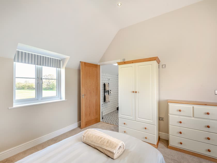 Twin bedroom | Horseshoe Cottage, South Leverton