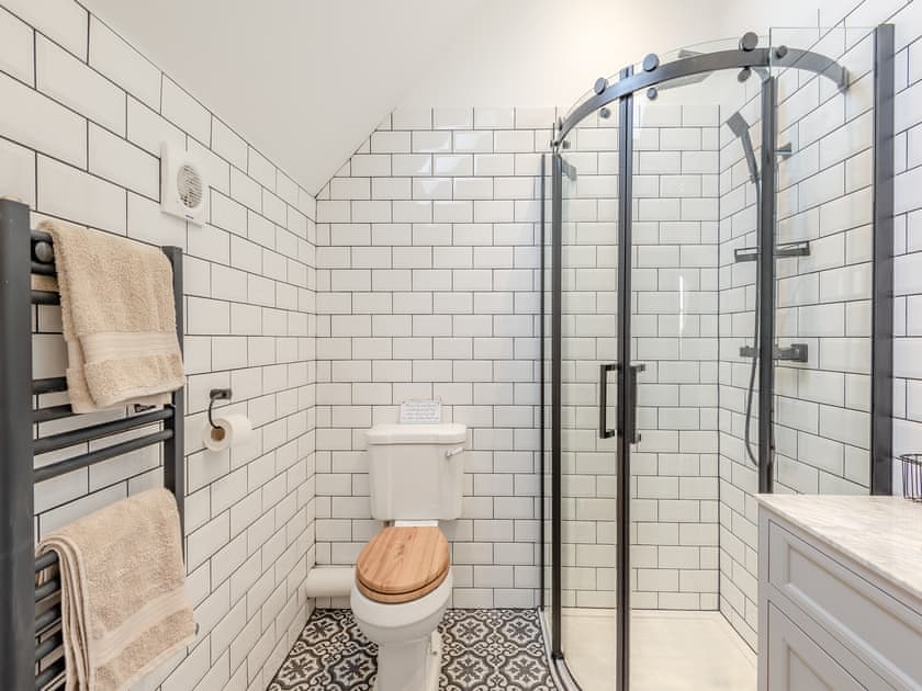 En-suite | Horseshoe Cottage, South Leverton
