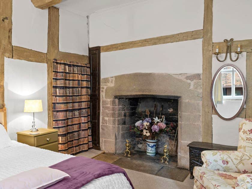 Double bedroom | Gardeners Cottage, Kynaston