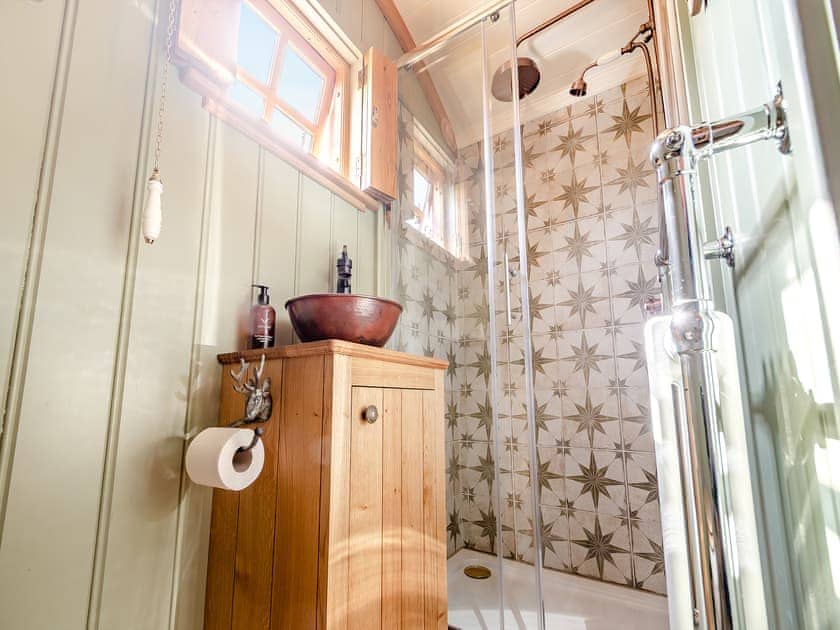 Shower room | Keepers Hide - Wuthering Huts, Oldfield, near Keighley