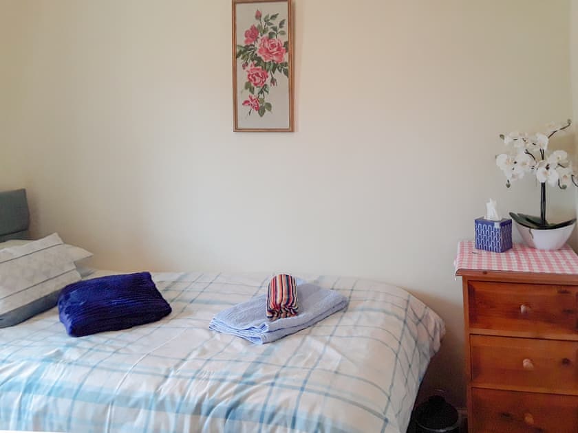 Twin bedroom | Shirley’s Cottage, Middlezoy, near Bridgwater
