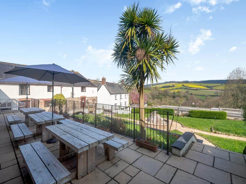 Setting | Ashcombe - Madeleine - Ashcombe , Ashcombe, near Teignmouth