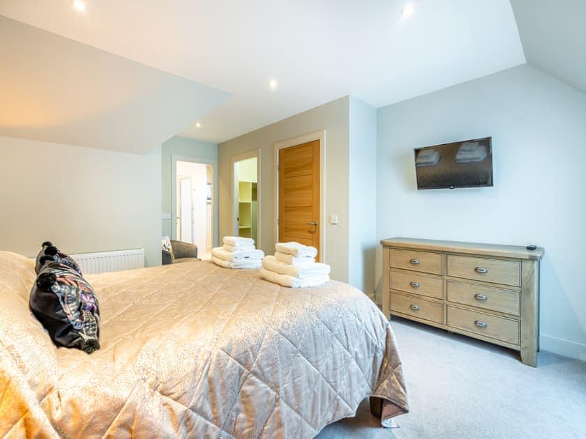 Double bedroom | Speed The Plough - Paddockhall Cottages, Linlithgow, near Edinburgh 