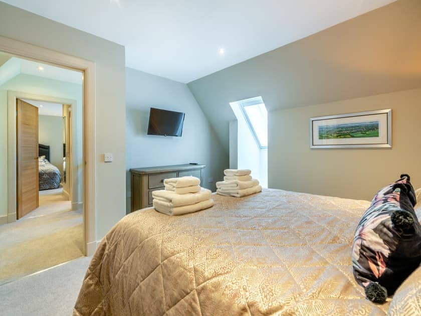 Double bedroom | Speed The Plough - Paddockhall Cottages, Linlithgow, near Edinburgh 