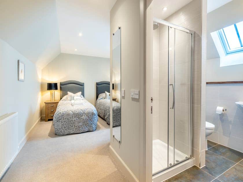 Twin bedroom | Speed The Plough - Paddockhall Cottages, Linlithgow, near Edinburgh 