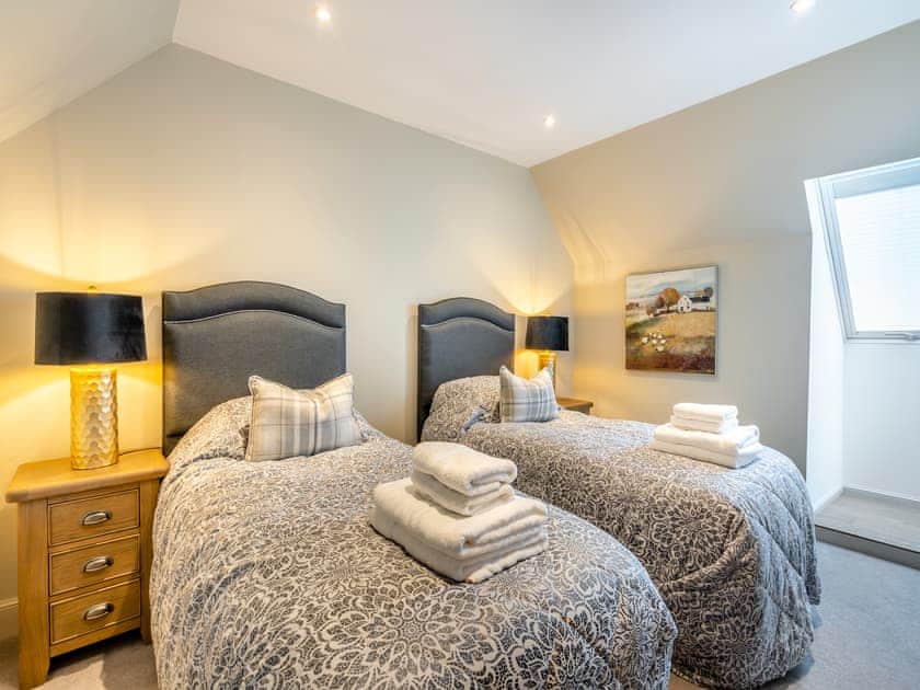 Twin bedroom | Speed The Plough - Paddockhall Cottages, Linlithgow, near Edinburgh 