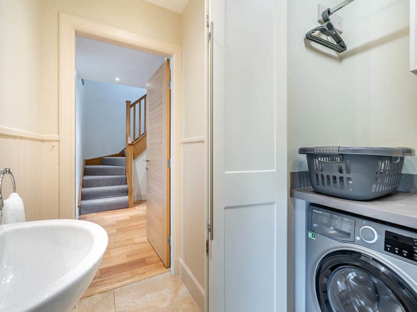 Utility room | Speed The Plough - Paddockhall Cottages, Linlithgow, near Edinburgh 