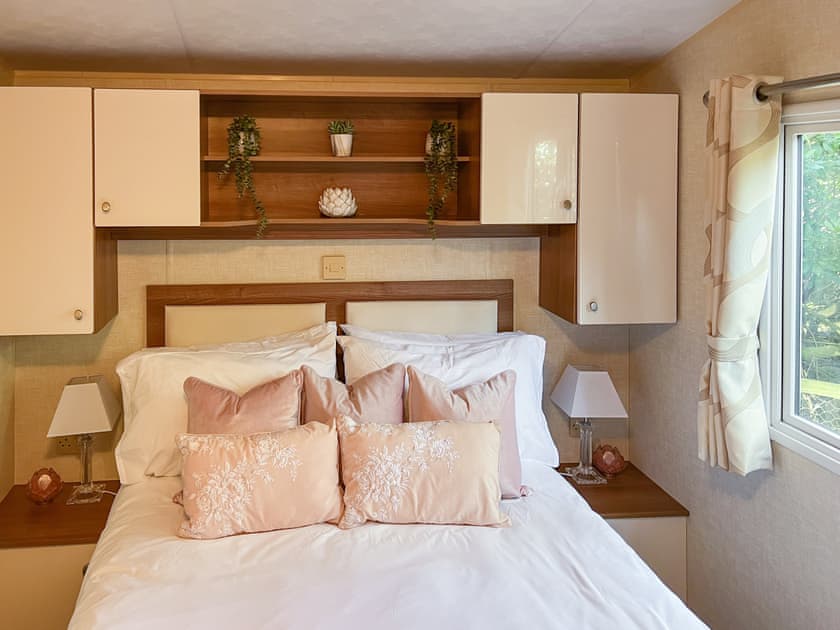Double bedroom | Robin’s Retreat, Kelling Heath