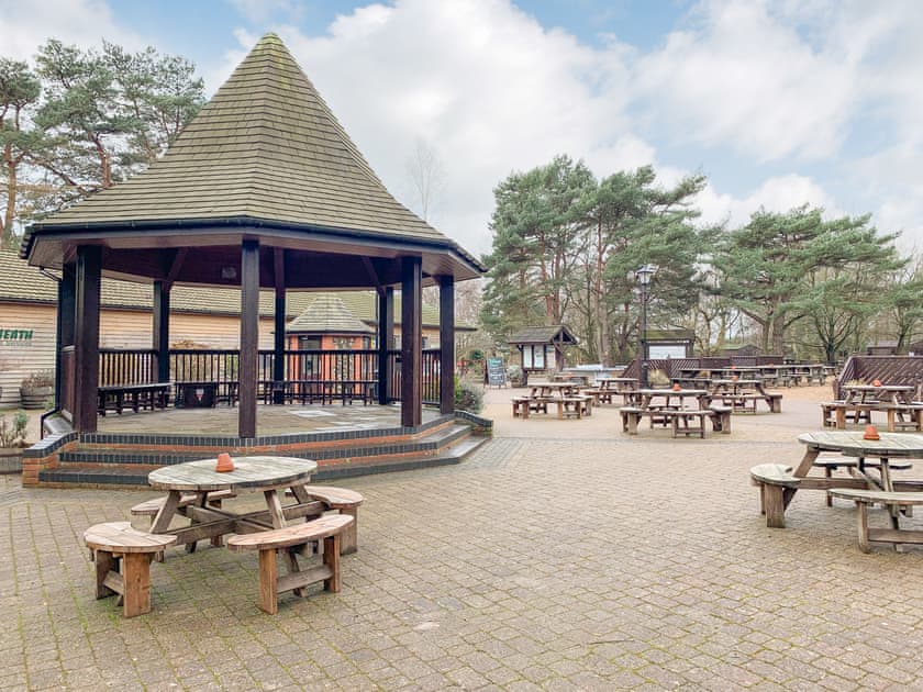 On-site amenities | Robin’s Retreat, Kelling Heath