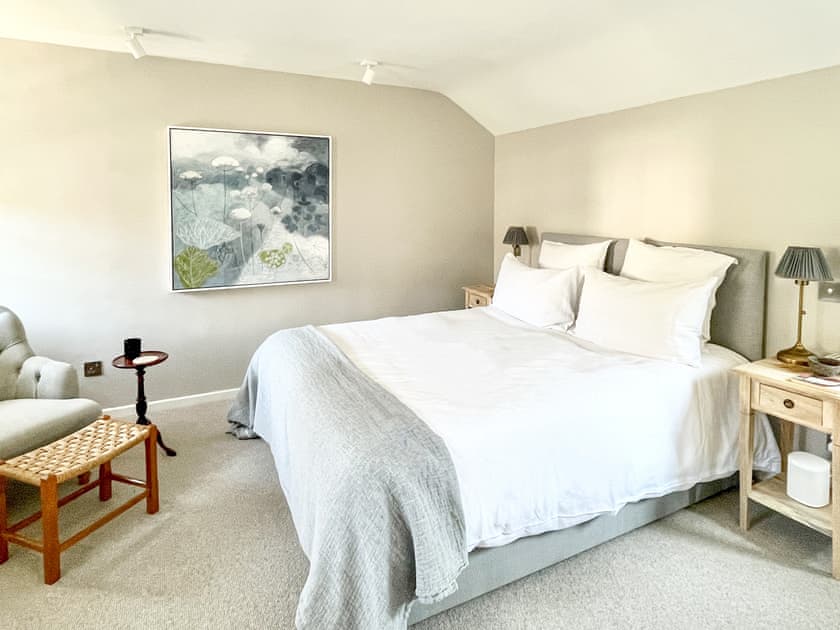 Master bedroom with king sized bed. | The Basket Loft, Newlyn