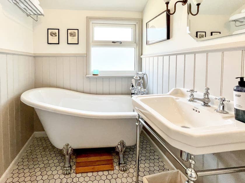 Master bathroom with slipper bath. | The Basket Loft, Newlyn