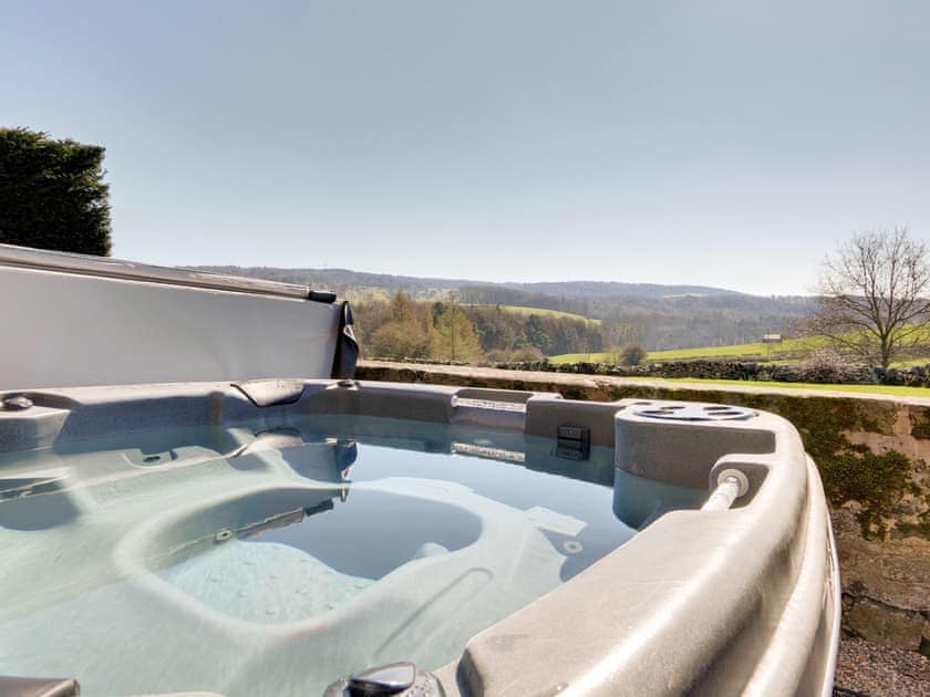 Hot tub | Priesthill - Harthill Hall, Alport, near Bakewell