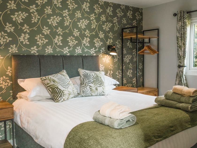 Double bedroom | Swallow Lodge - Merbach Hill View Holidays, Clifford