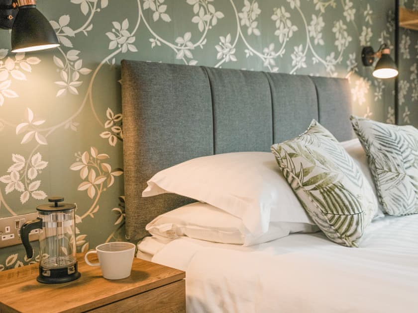 Double bedroom | Swallow Lodge - Merbach Hill View Holidays, Clifford