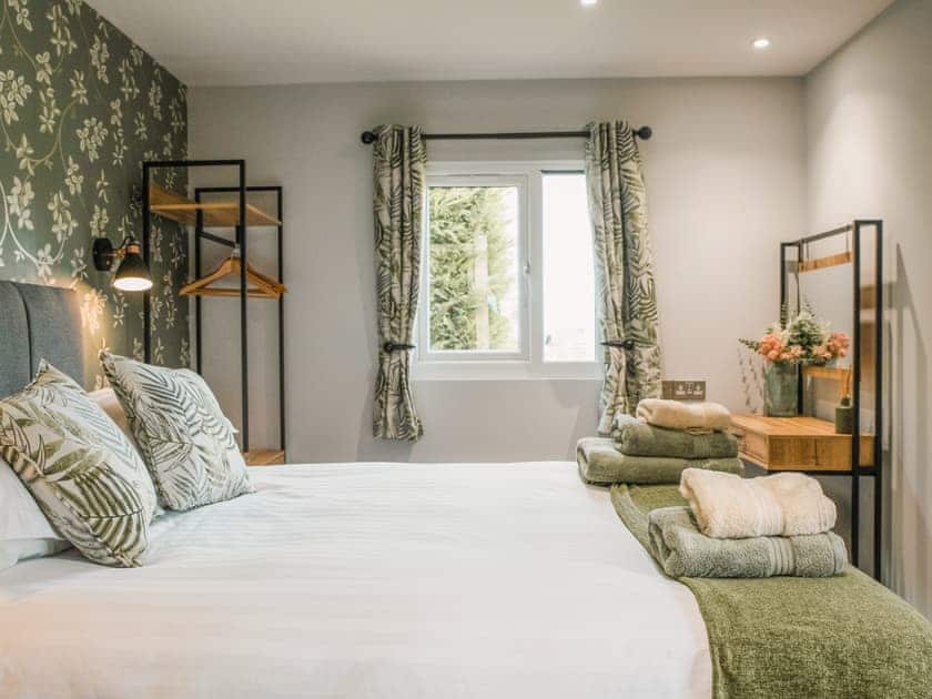 Double bedroom | Swallow Lodge - Merbach Hill View Holidays, Clifford