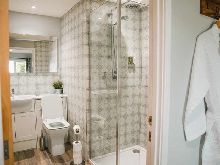 En-suite | Swallow Lodge - Merbach Hill View Holidays, Clifford