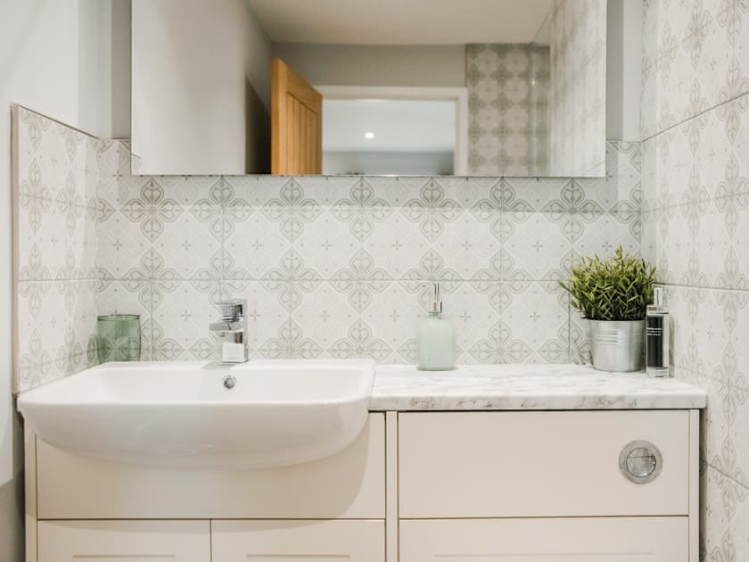 En-suite | Swallow Lodge - Merbach Hill View Holidays, Clifford