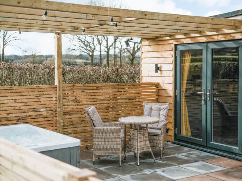Outdoor area | Swallow Lodge - Merbach Hill View Holidays, Clifford