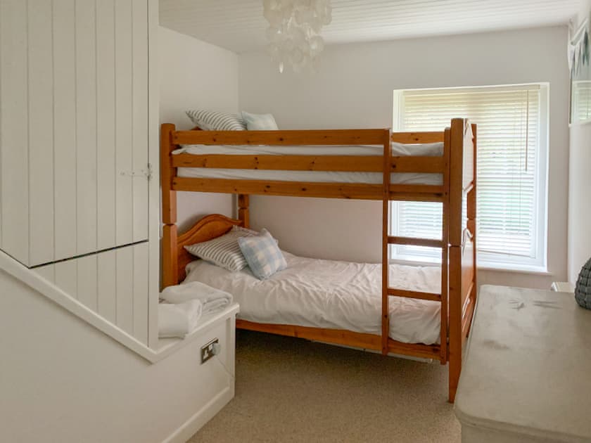 Bunk bedroom | Castle Cottage, Ruanlanihorne, near Truro