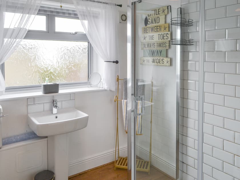 Shower room | Bea’s Cottage, Cresswell, near Morpeth