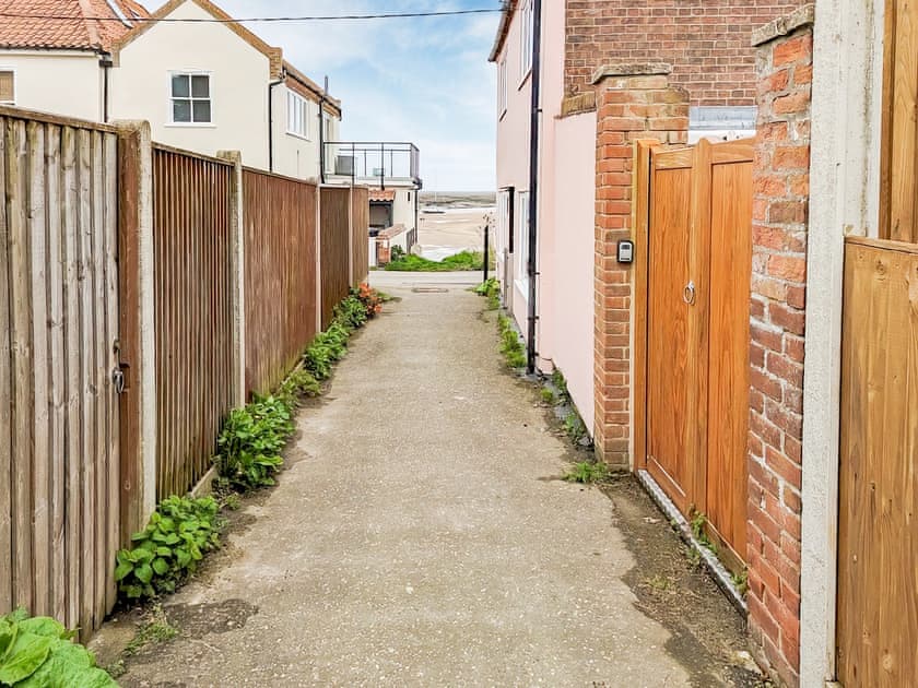 Short distance to harbour from the cottage | Trinity Cottage, Wells-next-the-Sea