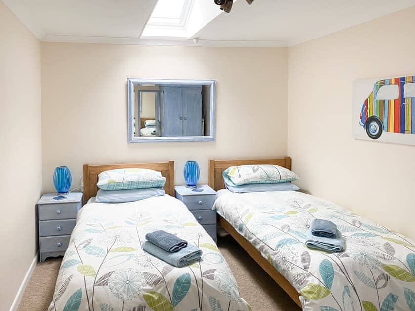 Twin bedroom | Cobblers Cottage, Port Isaac