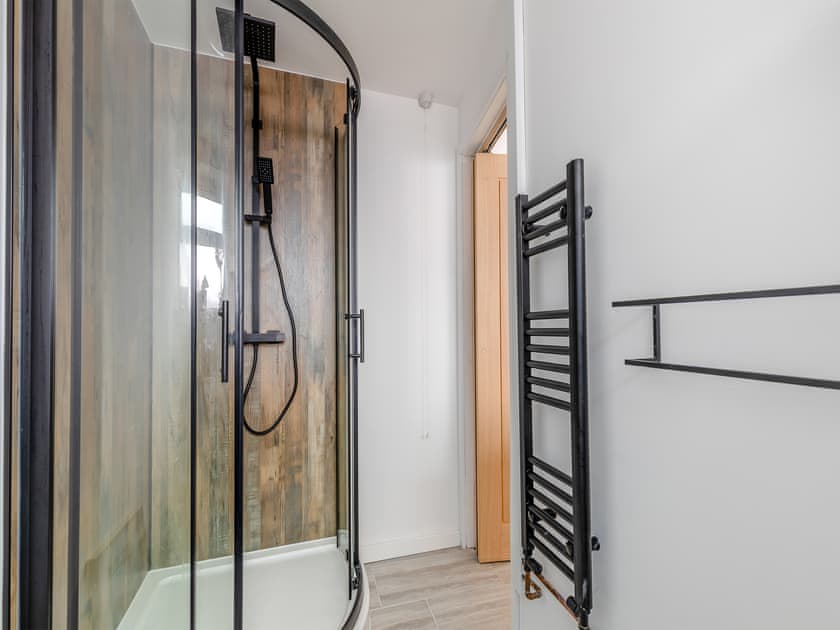 Shower room | Primrose Cottage, Teignmouth