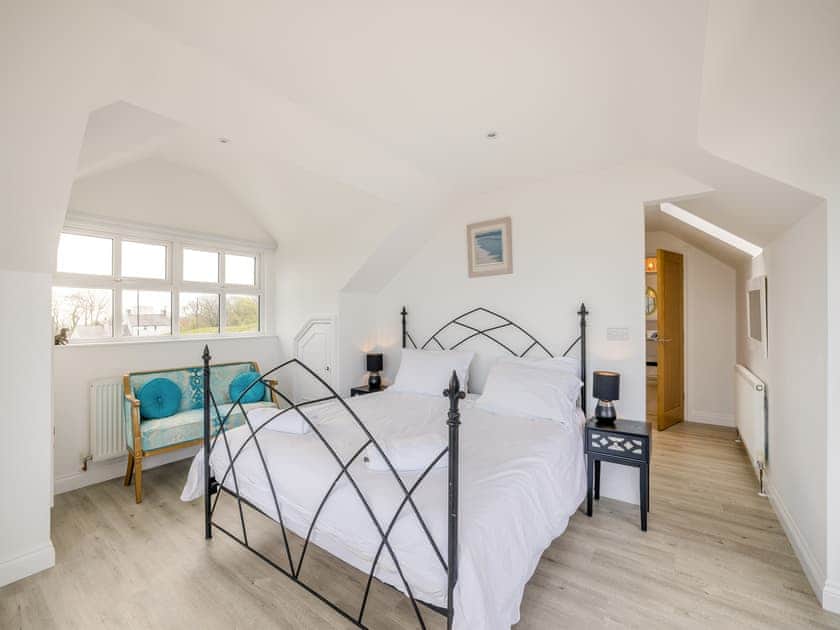 Master bedroom | Ty Newydd, Llanddona