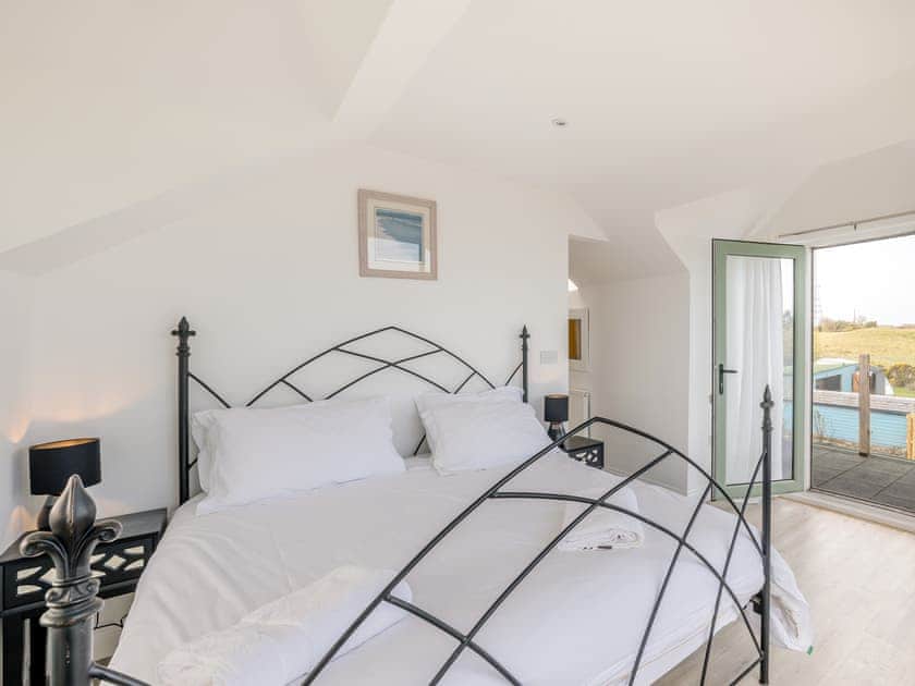 Master bedroom | Ty Newydd, Llanddona