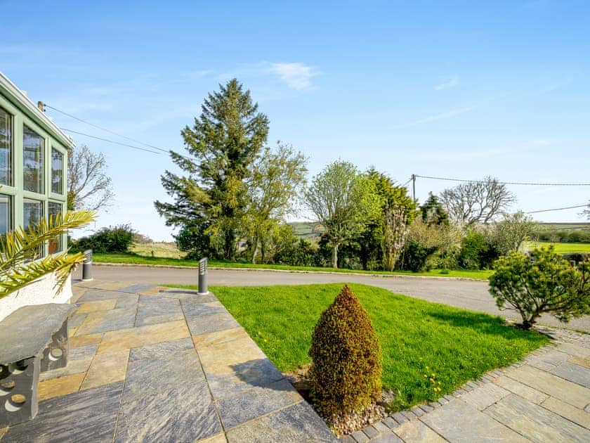 Garden | Ty Newydd, Llanddona