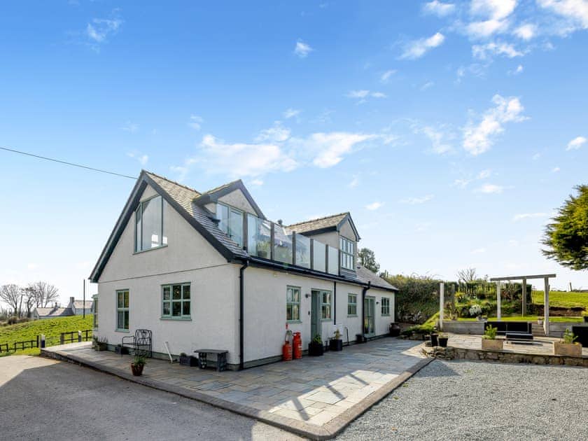 Exterior | Ty Newydd, Llanddona