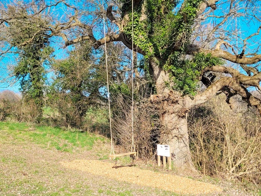 Garden and grounds | Hayfield Haven, Lakeview Lodge - Hill Croft Farm Pod, Crowhurst