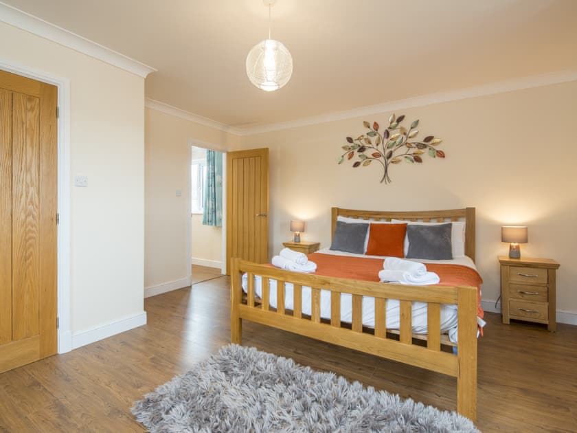 King bedroom  | Golwg y Cwm, Cilrhedyn, near Newcastle Emlyn